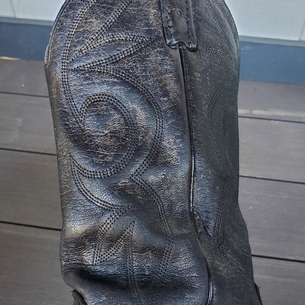 Dingo Black Heeled Boots with Classic Western Style - Picture 9 of 10